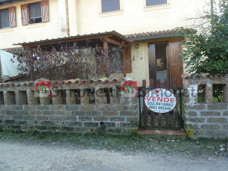 Villa a Schiera Rocca di Botte via valle stanghetta 18