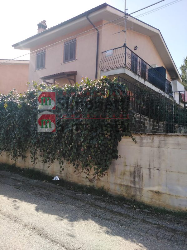 Villetta Rocca di Botte via BONIFACIO GRAZIANI 30