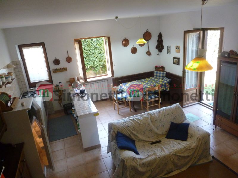 Villa a Schiera Rocca di Botte via valle stanghetta 18