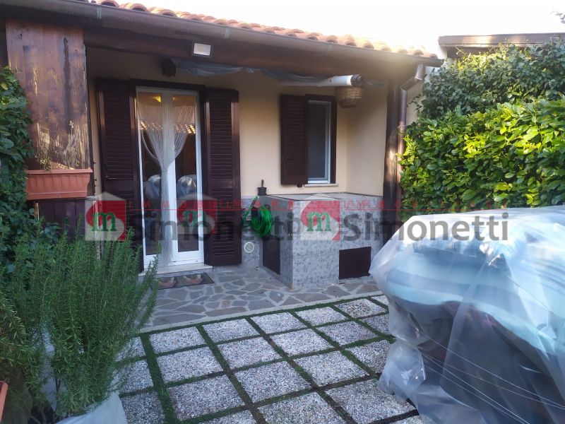 Villa a Schiera Rocca di Botte via bonifacio graziani sc
