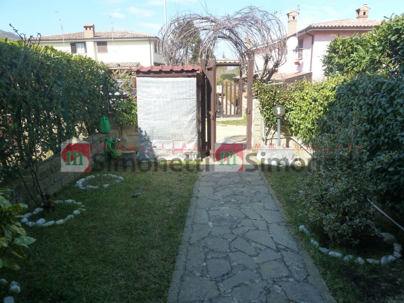 Villa a Schiera Rocca di Botte via bonifacio graziani sc