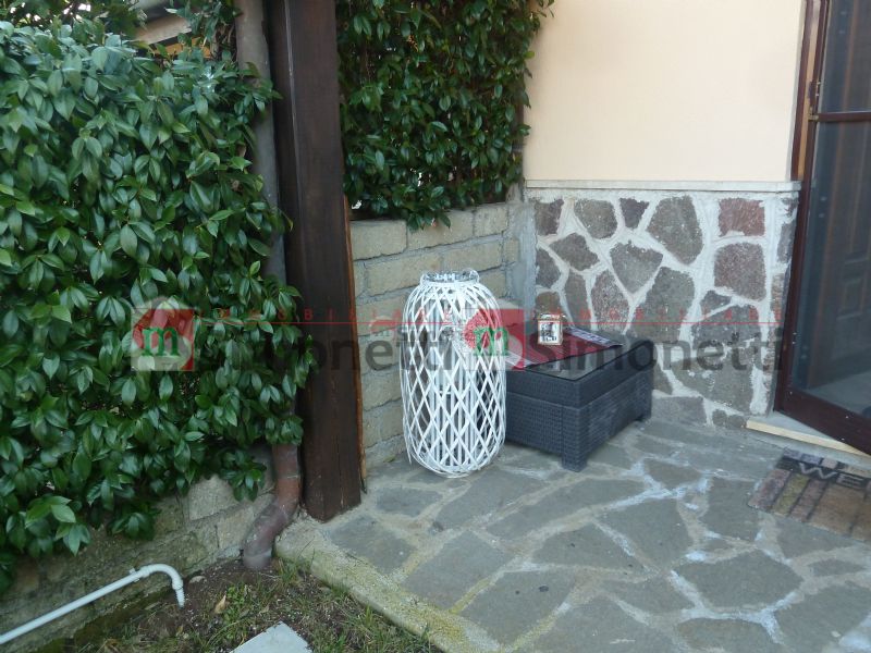 Villa a Schiera Rocca di Botte via bonifacio graziani sc