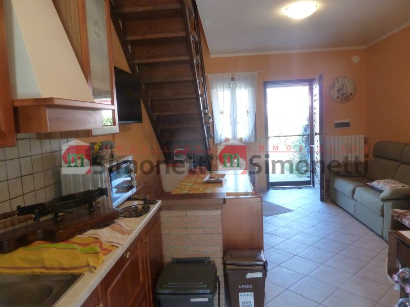 Villa a Schiera Rocca di Botte via bonifacio graziani sc