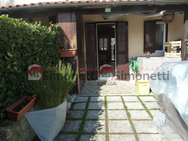Villa a Schiera Rocca di Botte via bonifacio graziani sc