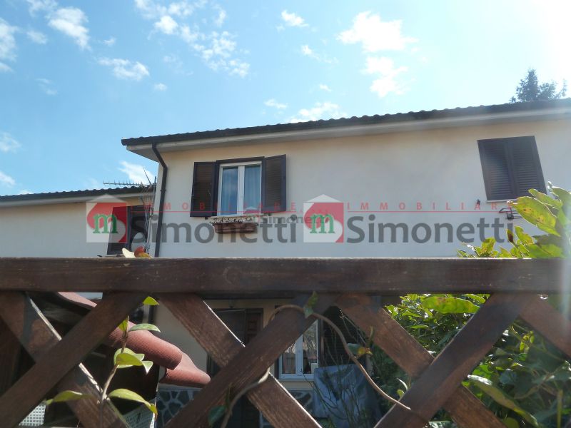Villa a Schiera Rocca di Botte via bonifacio graziani sc