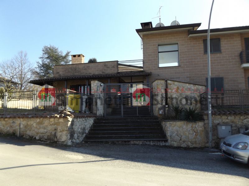 Casa indipendente Oricola via Colle Crescenzo sc