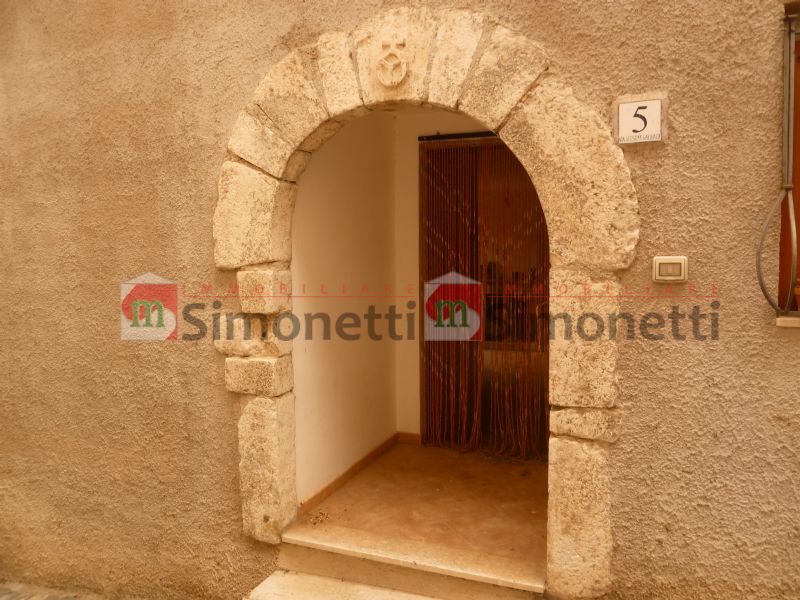 Casa indipendente Pereto via Garibaldi 5