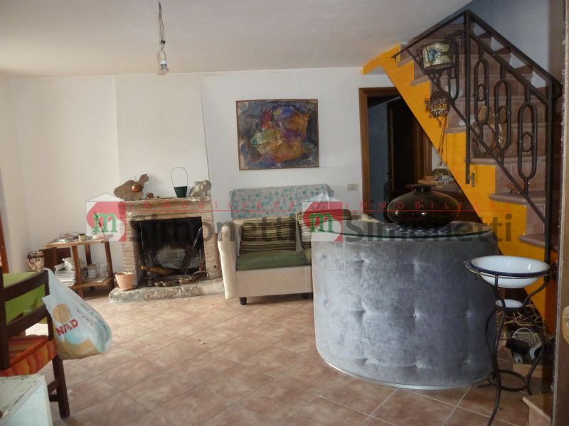 Casa indipendente Pereto via Garibaldi 5