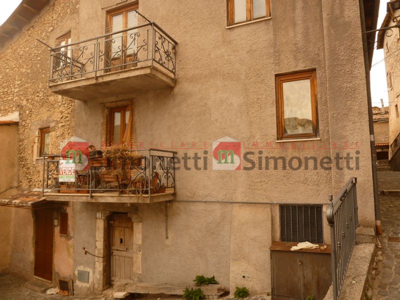 Casa indipendente Pereto via Garibaldi 5