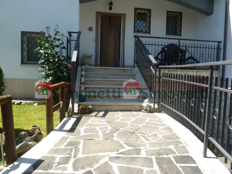 Villa Trifamiliare Oricola via colle fiorito snc