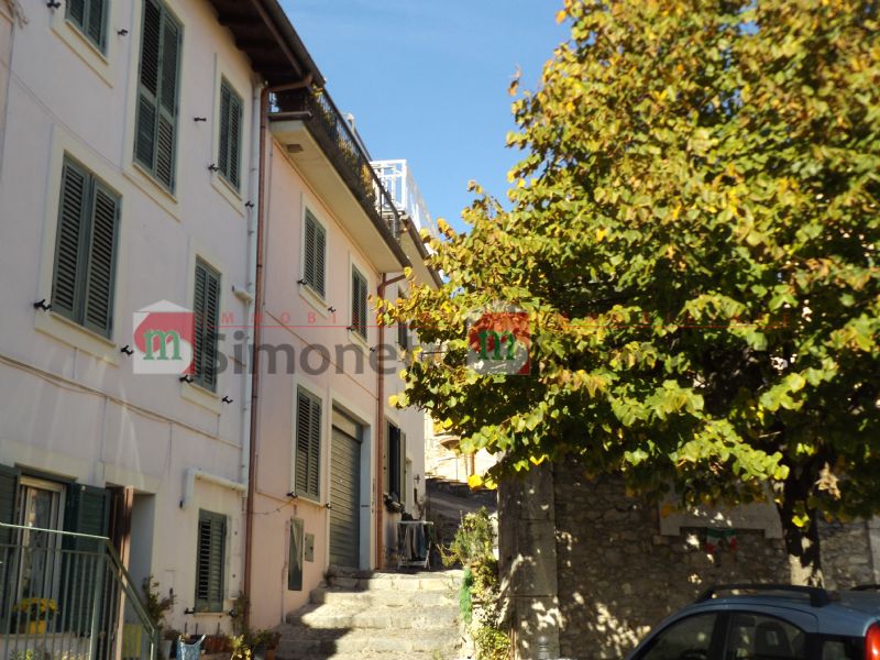 Attico Vivaro Romano via dei monti 6