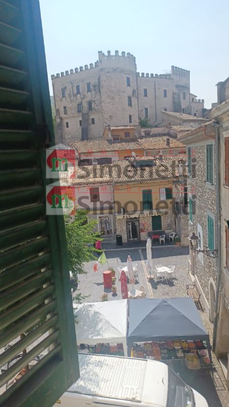 Appartamento Cineto Romano via umberto I 19