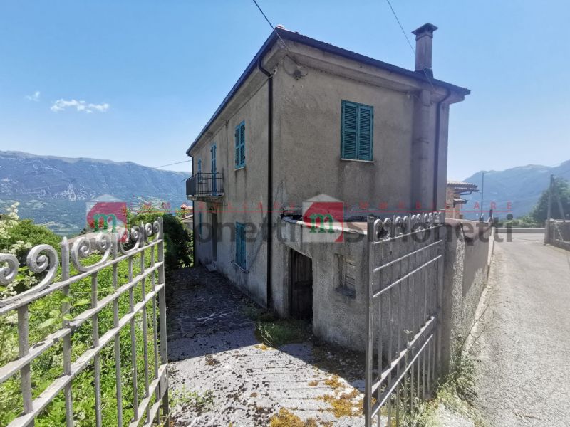 Casa indipendente Civitella Roveto via meta sc