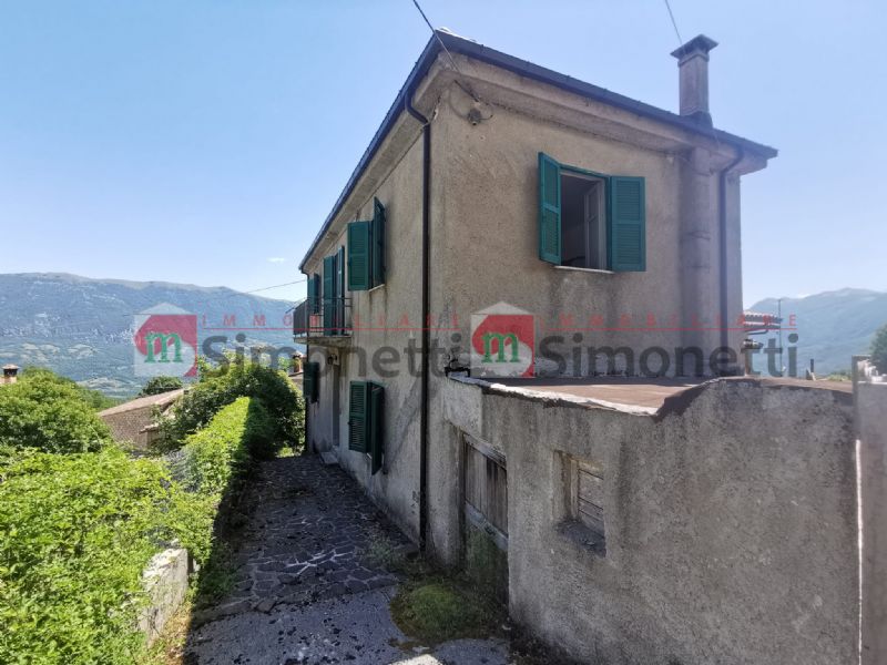 Casa indipendente Civitella Roveto via meta sc