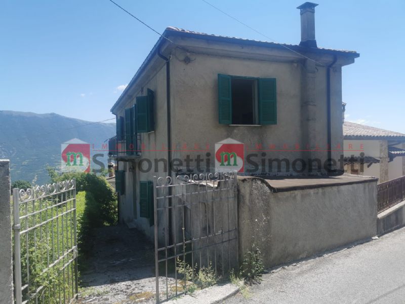 Casa indipendente Civitella Roveto via meta sc