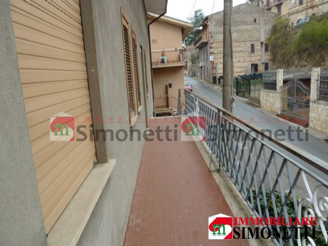 Appartamento Pereto corso Umberto I