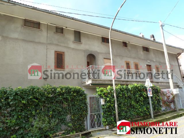 Appartamento Pereto corso Umberto I