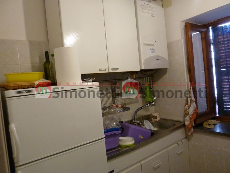 Porzione di casa Pereto piazzetta Cesare Battisti 5