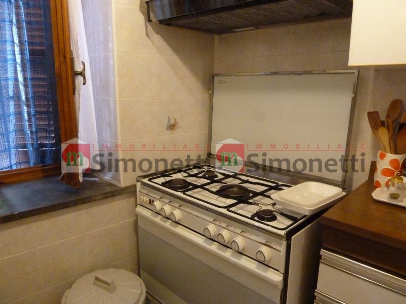 Porzione di casa Pereto piazzetta Cesare Battisti 5