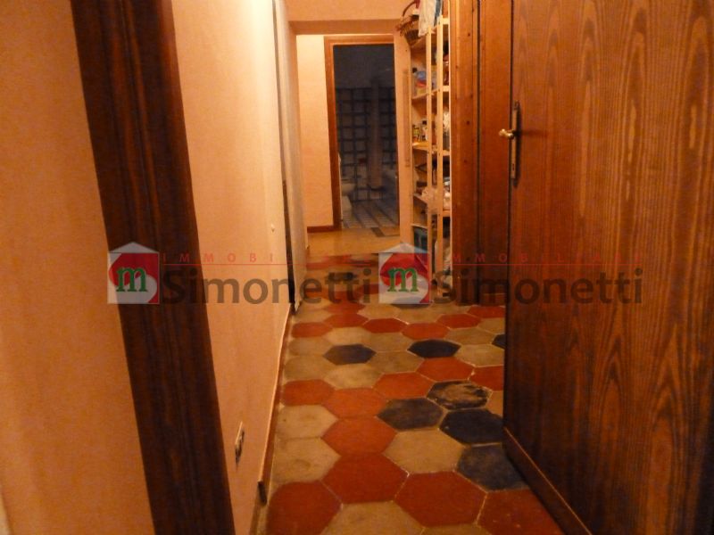 Porzione di casa Pereto piazzetta Cesare Battisti 5