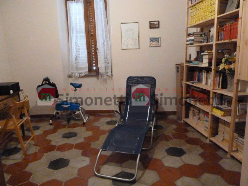 Porzione di casa Pereto piazzetta Cesare Battisti 5