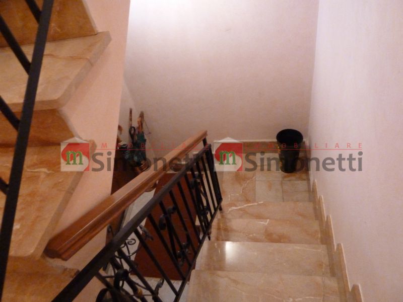 Porzione di casa Pereto piazzetta Cesare Battisti 5