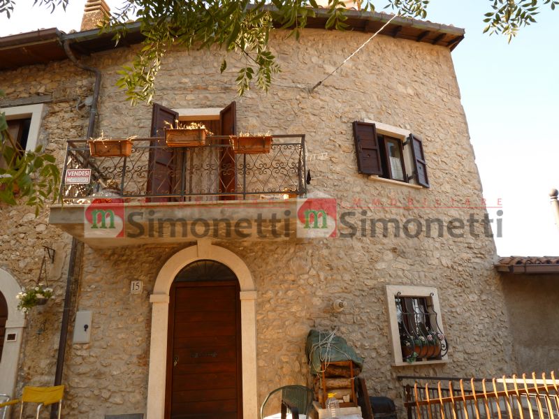 Stabile Palazzo Pereto piazzetta Maccafani 15