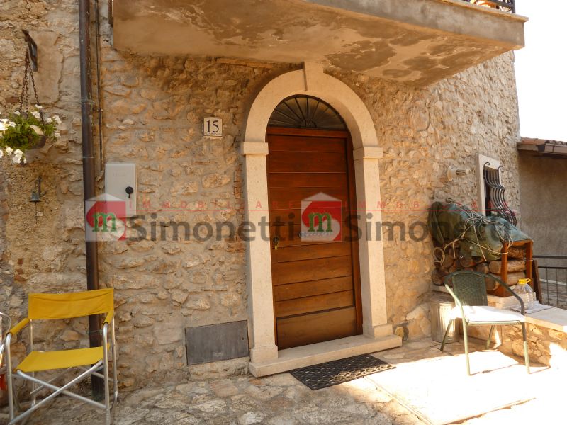 Stabile Palazzo Pereto piazzetta Maccafani 15