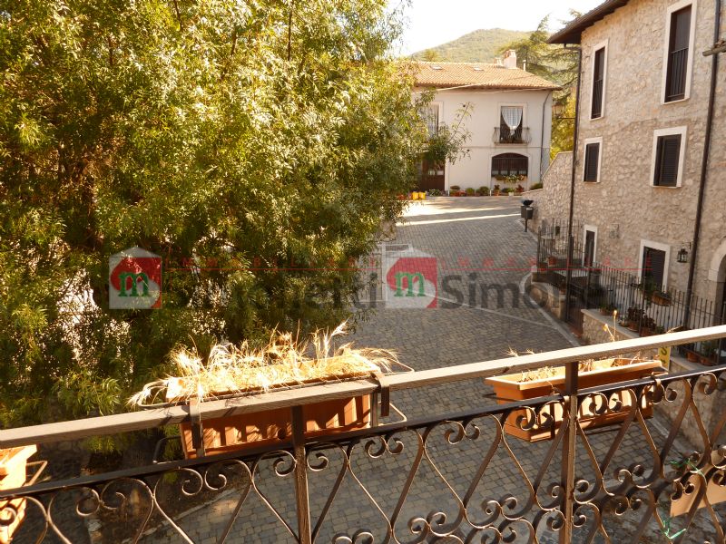 Stabile Palazzo Pereto piazzetta Maccafani 15