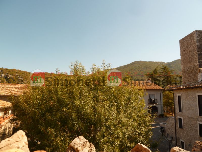 Stabile Palazzo Pereto piazzetta Maccafani 15