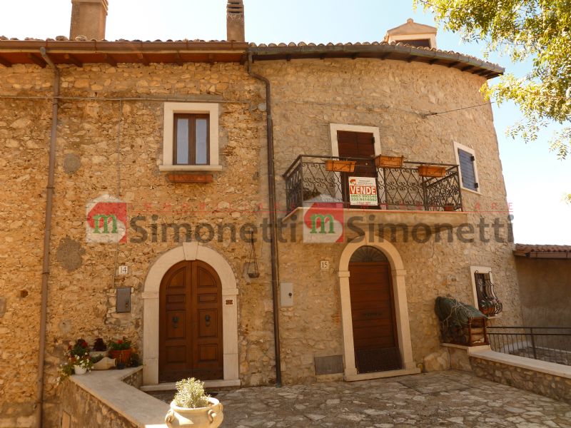 Stabile Palazzo Pereto piazzetta Maccafani 15