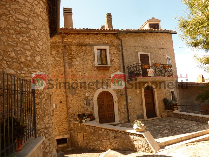 Stabile Palazzo Pereto piazzetta Maccafani 15