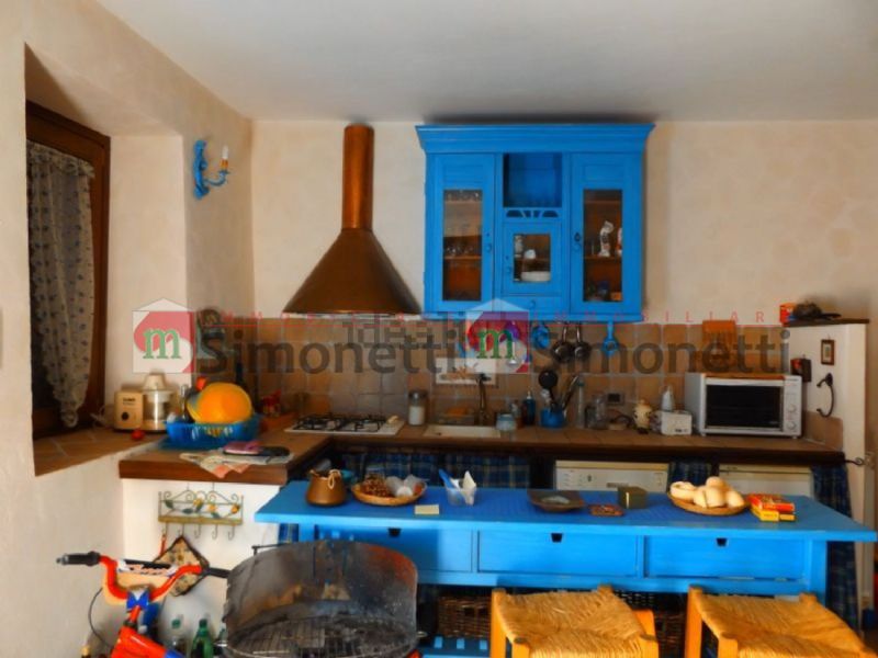 Casa indipendente Pereto via delle piagge 19