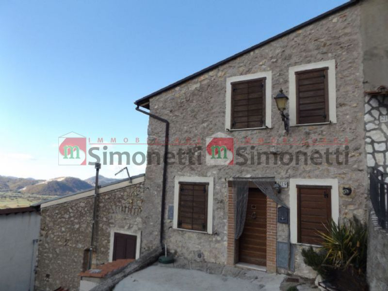 Casa indipendente Pereto via delle piagge 19