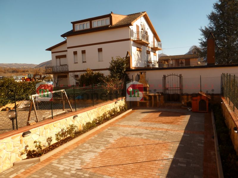 Villa Quadrifamiliare Oricola strada statale 5
