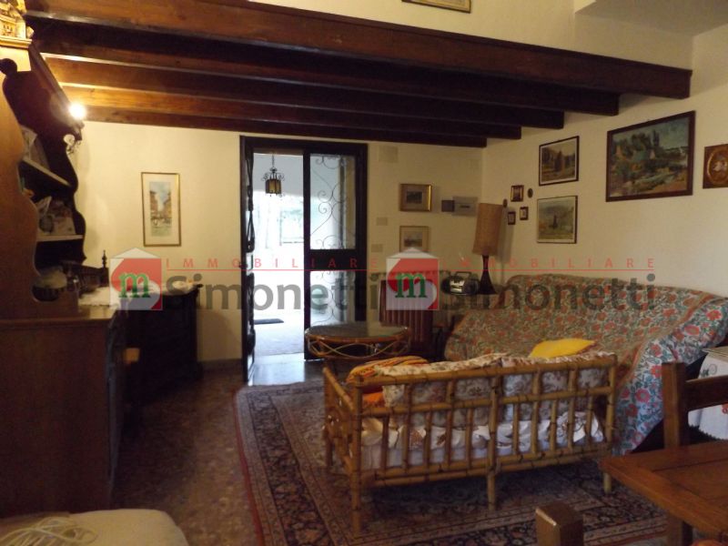 Villa Unifamiliare Rocca di Botte via bonifacio graziani 19