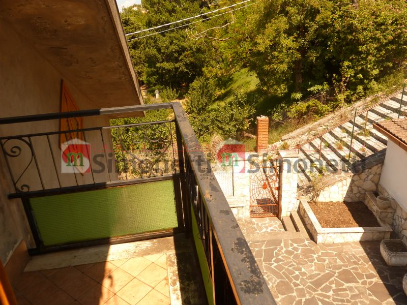 Casa indipendente Pereto via BORGO MODENA 15