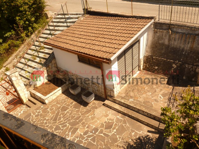 Casa indipendente Pereto via BORGO MODENA 15