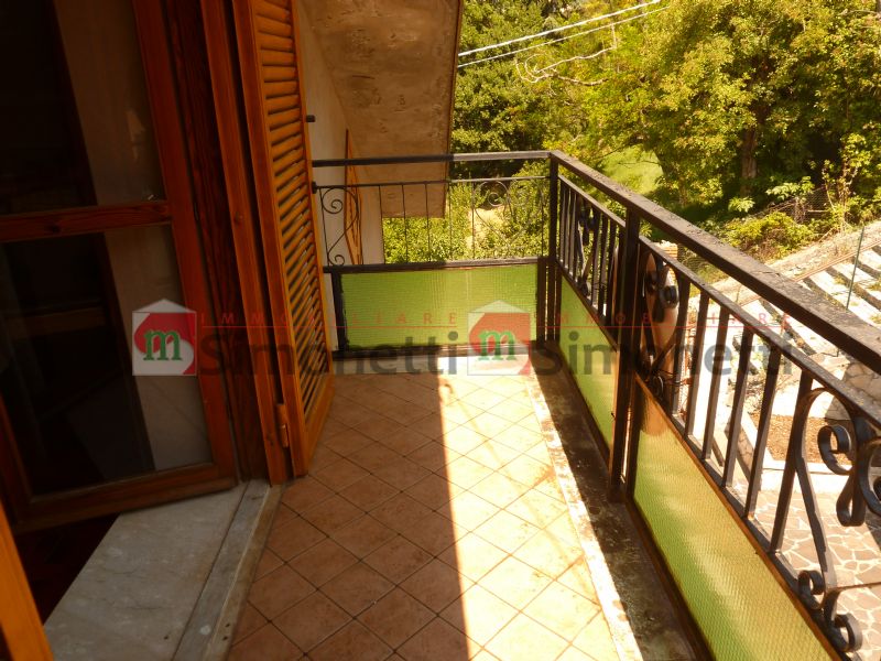 Casa indipendente Pereto via BORGO MODENA 15