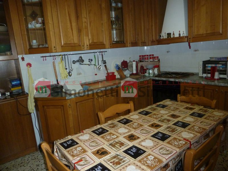 Casa indipendente Pereto via BORGO MODENA 15