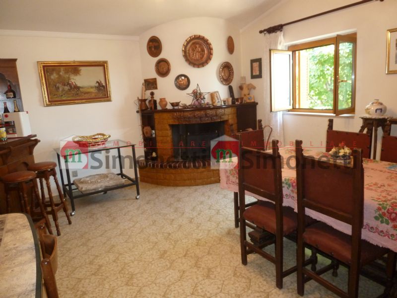 Casa indipendente Pereto via BORGO MODENA 15