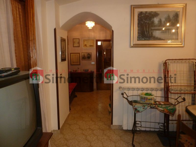 Casa indipendente Pereto via BORGO MODENA 15