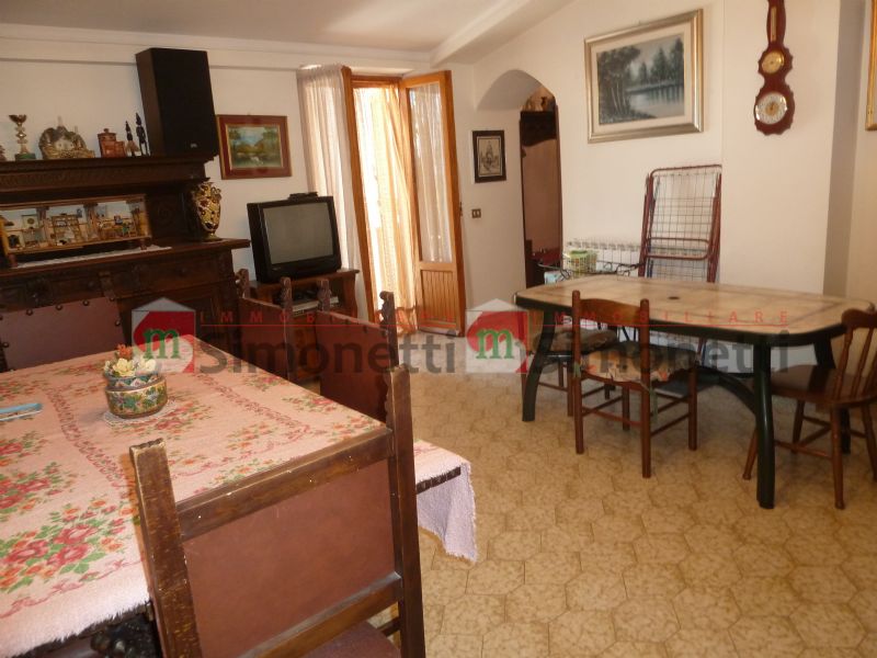 Casa indipendente Pereto via BORGO MODENA 15
