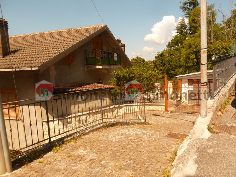 Casa indipendente Pereto via BORGO MODENA 15