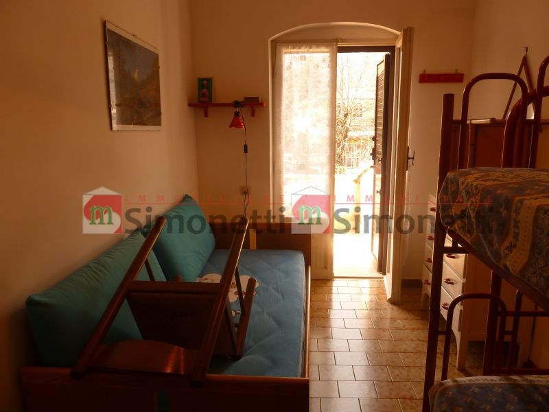 Villa a Schiera Rocca di Botte via BONIFACIO GRAZIANI 18